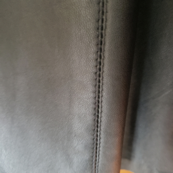 Leather skirt. WAIST - Picture 7 of 9